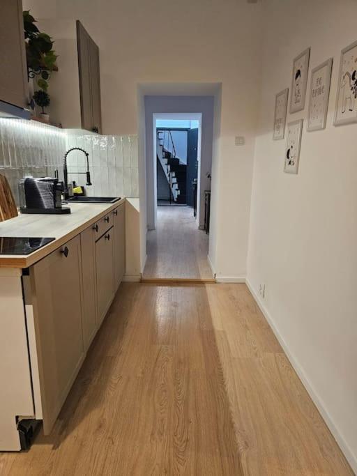 Heart Of City Center 4Br 2Bath 10 Pers Bucarest Extérieur photo