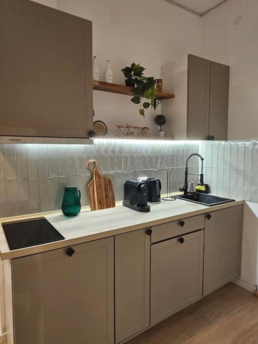 Heart Of City Center 4Br 2Bath 10 Pers Bucarest Extérieur photo