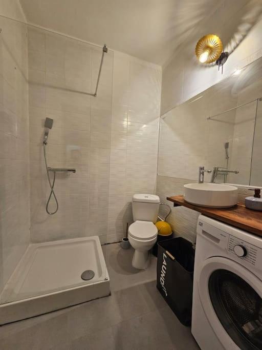 Heart Of City Center 4Br 2Bath 10 Pers Bucarest Extérieur photo