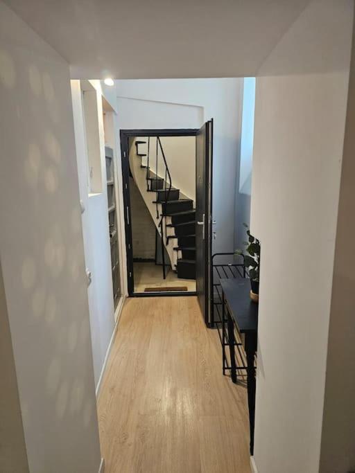 Heart Of City Center 4Br 2Bath 10 Pers Bucarest Extérieur photo