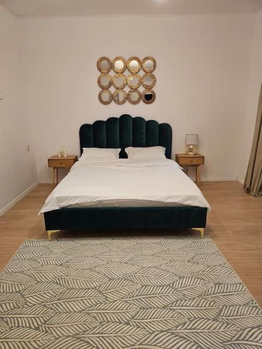 Heart Of City Center 4Br 2Bath 10 Pers Bucarest Extérieur photo