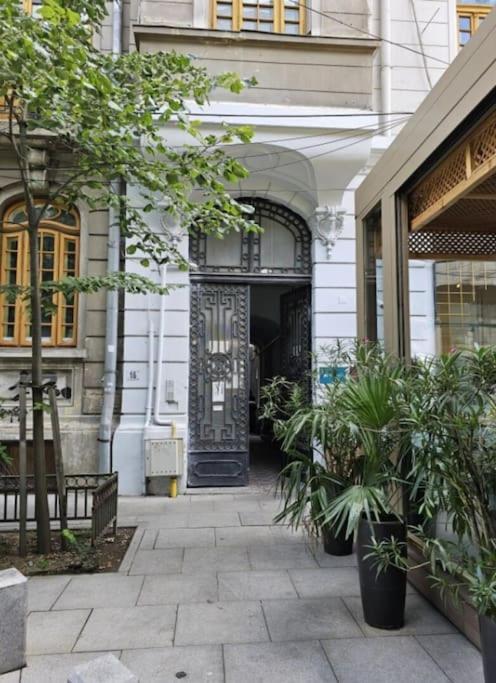 Heart Of City Center 4Br 2Bath 10 Pers Bucarest Extérieur photo