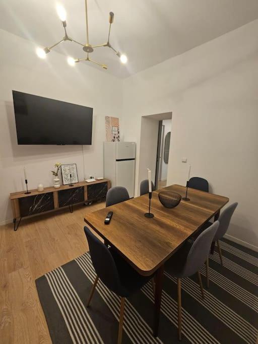 Heart Of City Center 4Br 2Bath 10 Pers Bucarest Extérieur photo