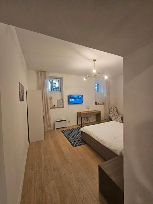 Heart Of City Center 4Br 2Bath 10 Pers Bucarest Extérieur photo